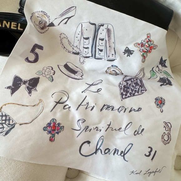 CHANEL Black Square Frame Sunglasses with Gold Logo main image 5
